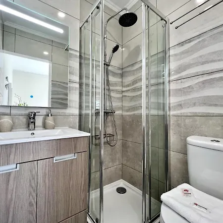 Ocean Breeze 1 With Pool By Homing Apartmán