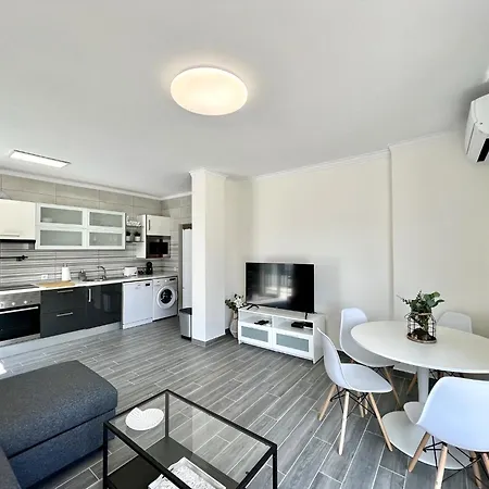 Ocean Breeze 1 With Pool By Homing Apartmán *