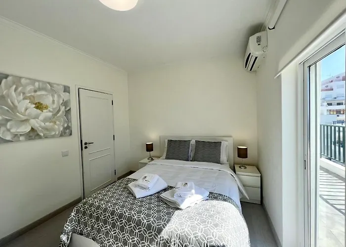 Ocean Breeze 1 With Pool By Homing Appartement Quarteira