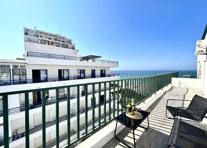 Apartment Ocean Breeze 1 With Pool By Homing Quarteira