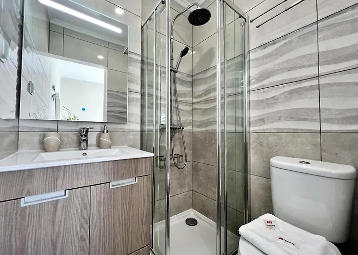 Ocean Breeze 1 With Pool By Homing Apartamento