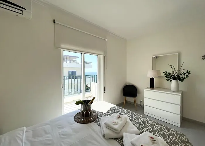 Ocean Breeze 1 With Pool By Homing * Quarteira