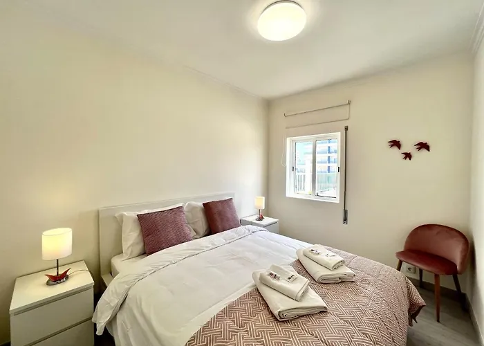 Ocean Breeze 1 With Pool By Homing Quarteira