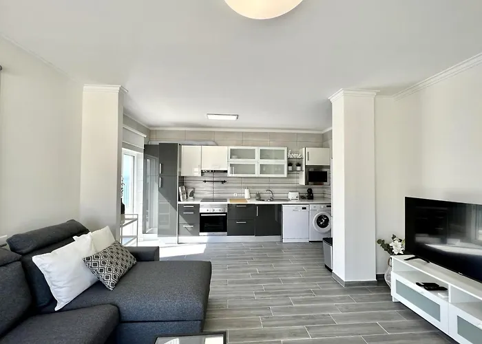 Ocean Breeze 1 With Pool By Homing Apartamento Quarteira