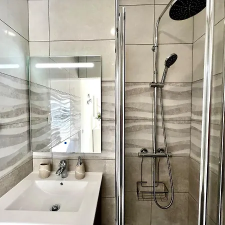 Ocean Breeze 1 With Pool By Homing Apartman *